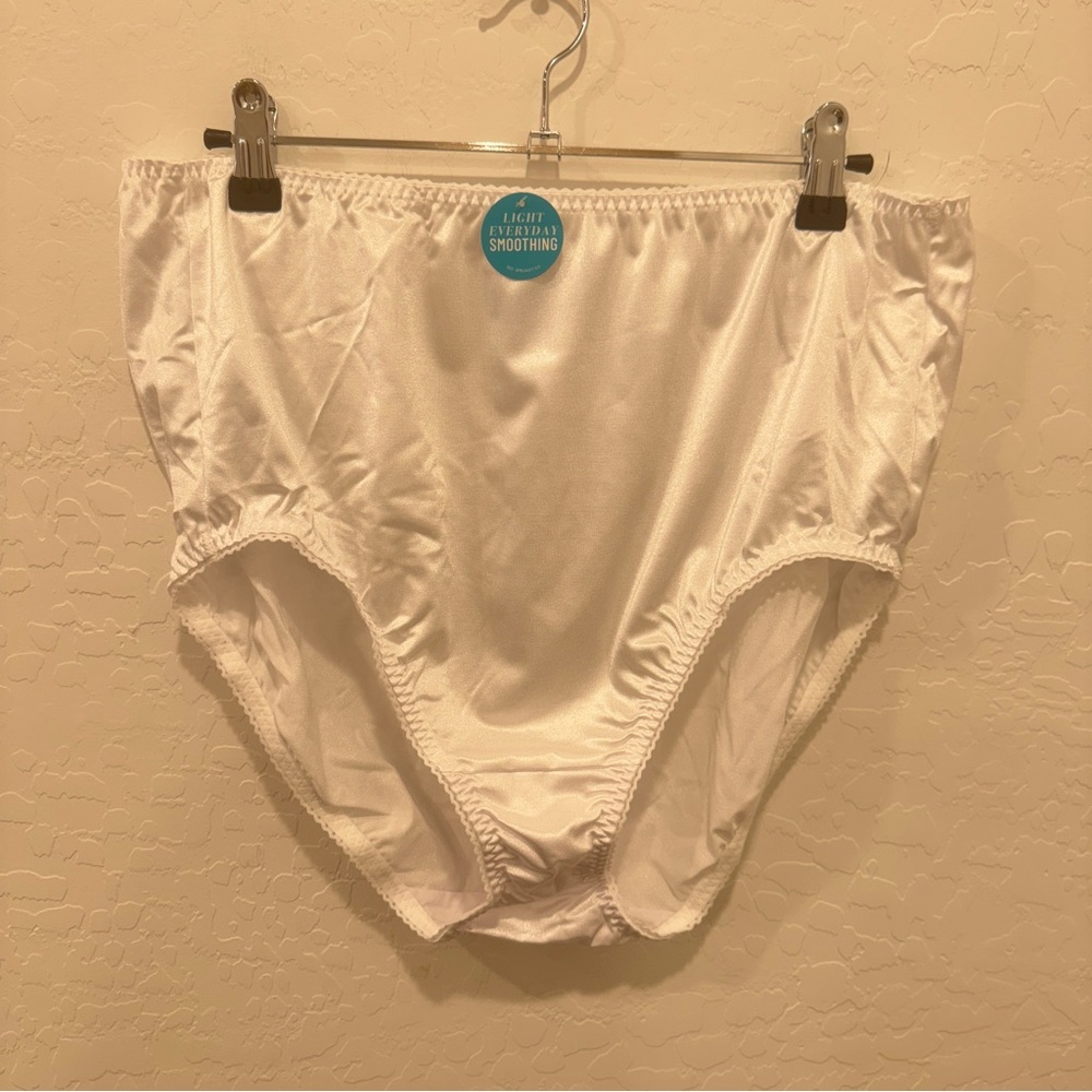 Vanity Fair White Briefs Womens 4X Undershapers Panties Lace Trim